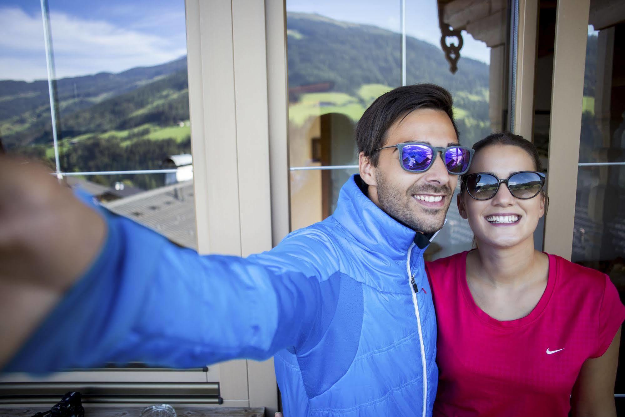 Das Gaestehaus Schneider Am Dorfplatz Alpbach Eksteriør bilde