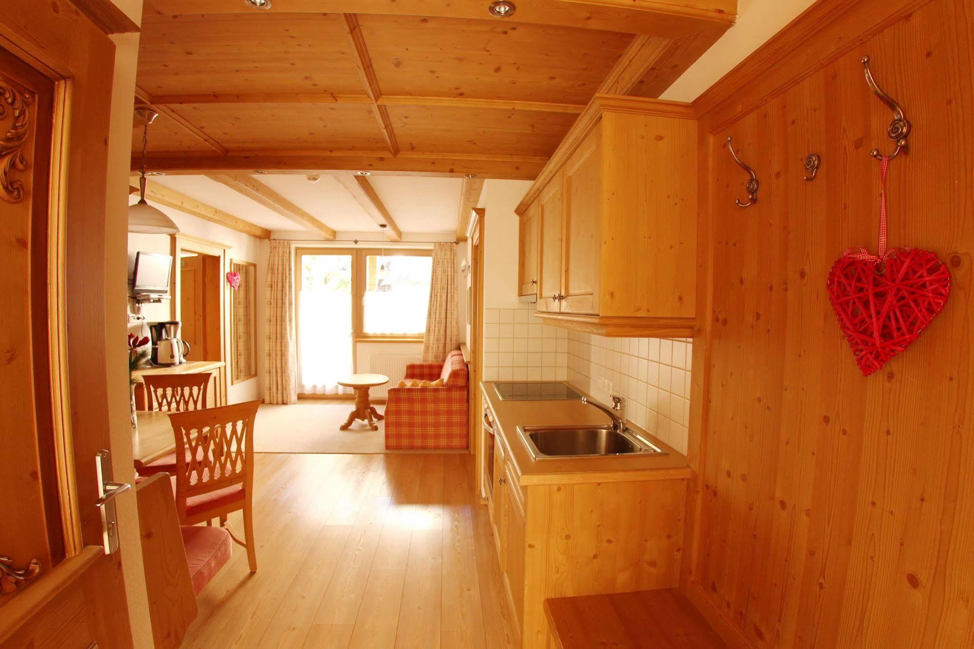 Das Gaestehaus Schneider Am Dorfplatz Alpbach Eksteriør bilde