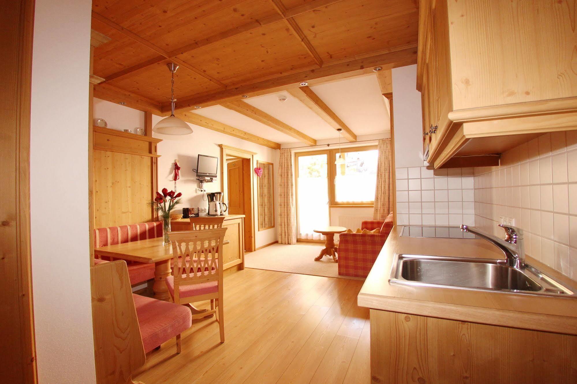 Das Gaestehaus Schneider Am Dorfplatz Alpbach Eksteriør bilde