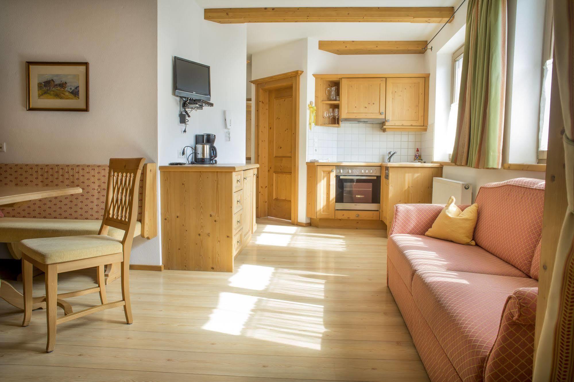 Das Gaestehaus Schneider Am Dorfplatz Alpbach Eksteriør bilde