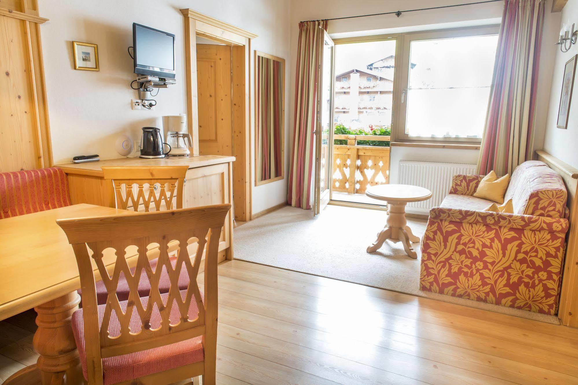 Das Gaestehaus Schneider Am Dorfplatz Alpbach Eksteriør bilde