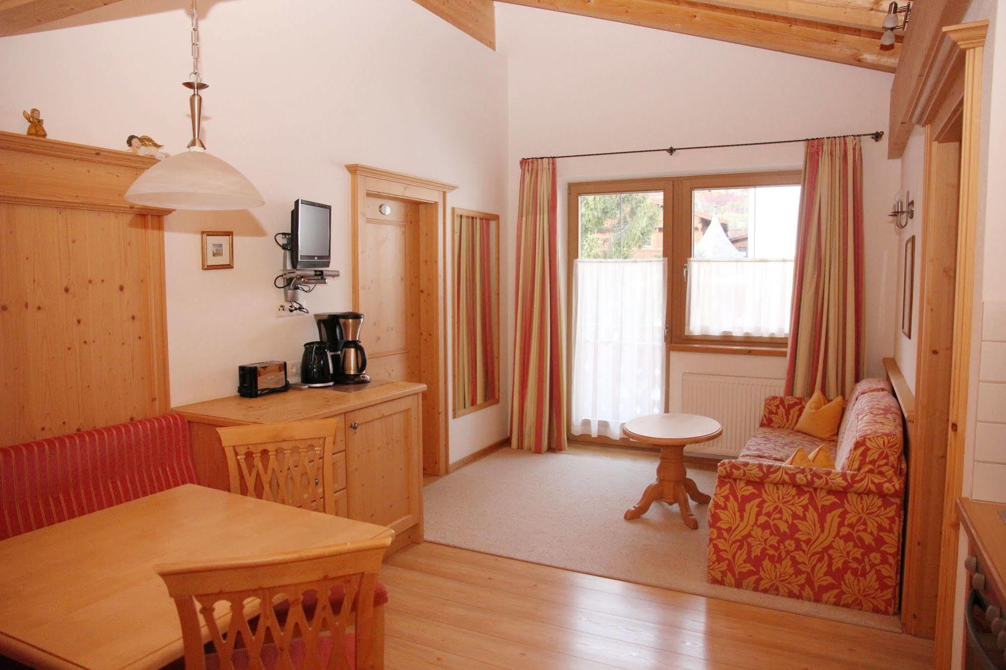Das Gaestehaus Schneider Am Dorfplatz Alpbach Eksteriør bilde