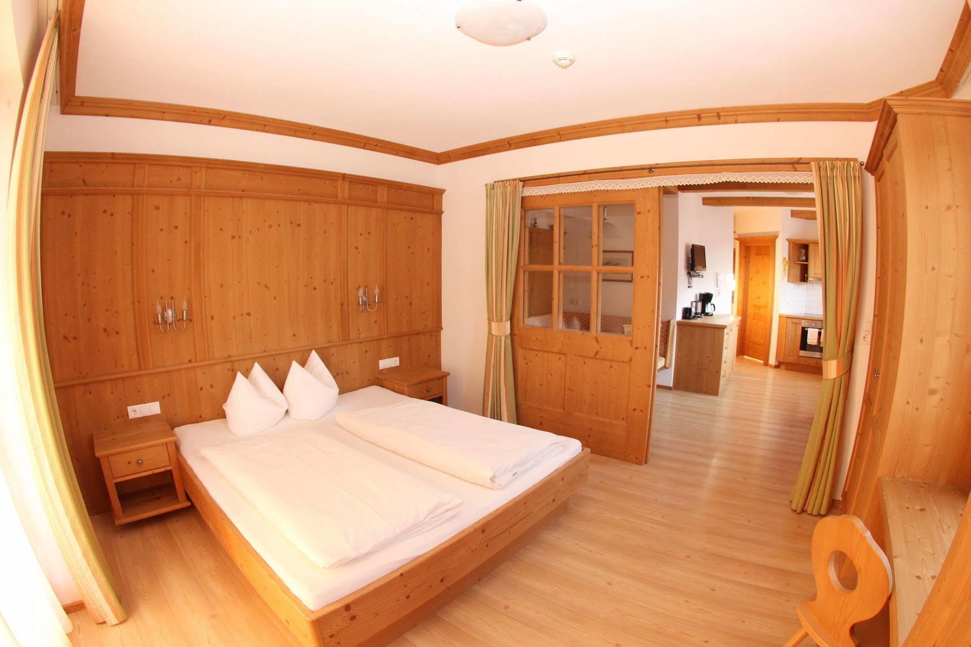 Das Gaestehaus Schneider Am Dorfplatz Alpbach Eksteriør bilde