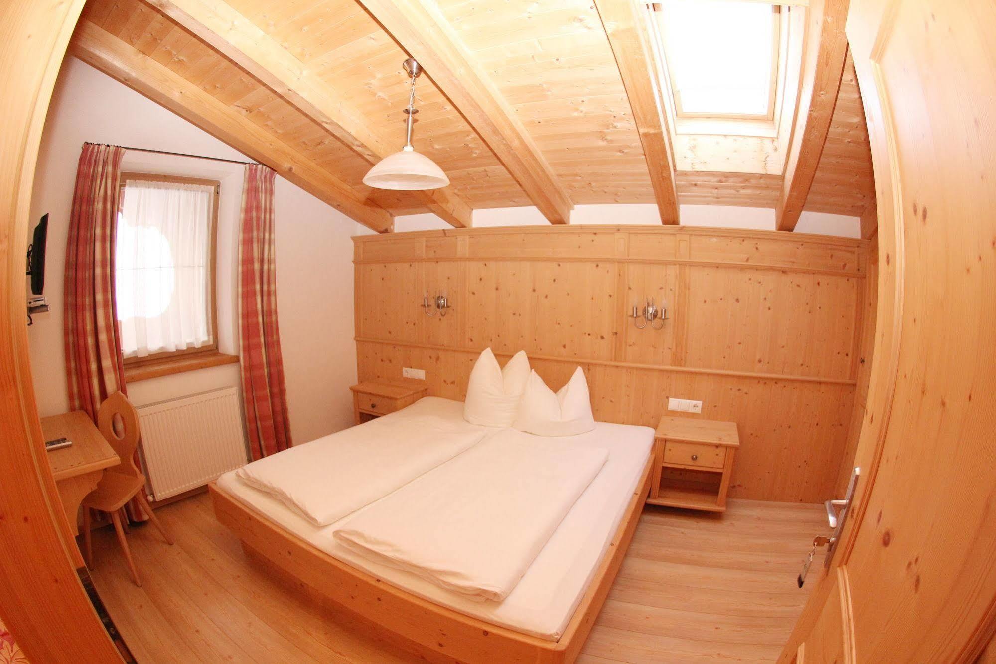 Das Gaestehaus Schneider Am Dorfplatz Alpbach Eksteriør bilde