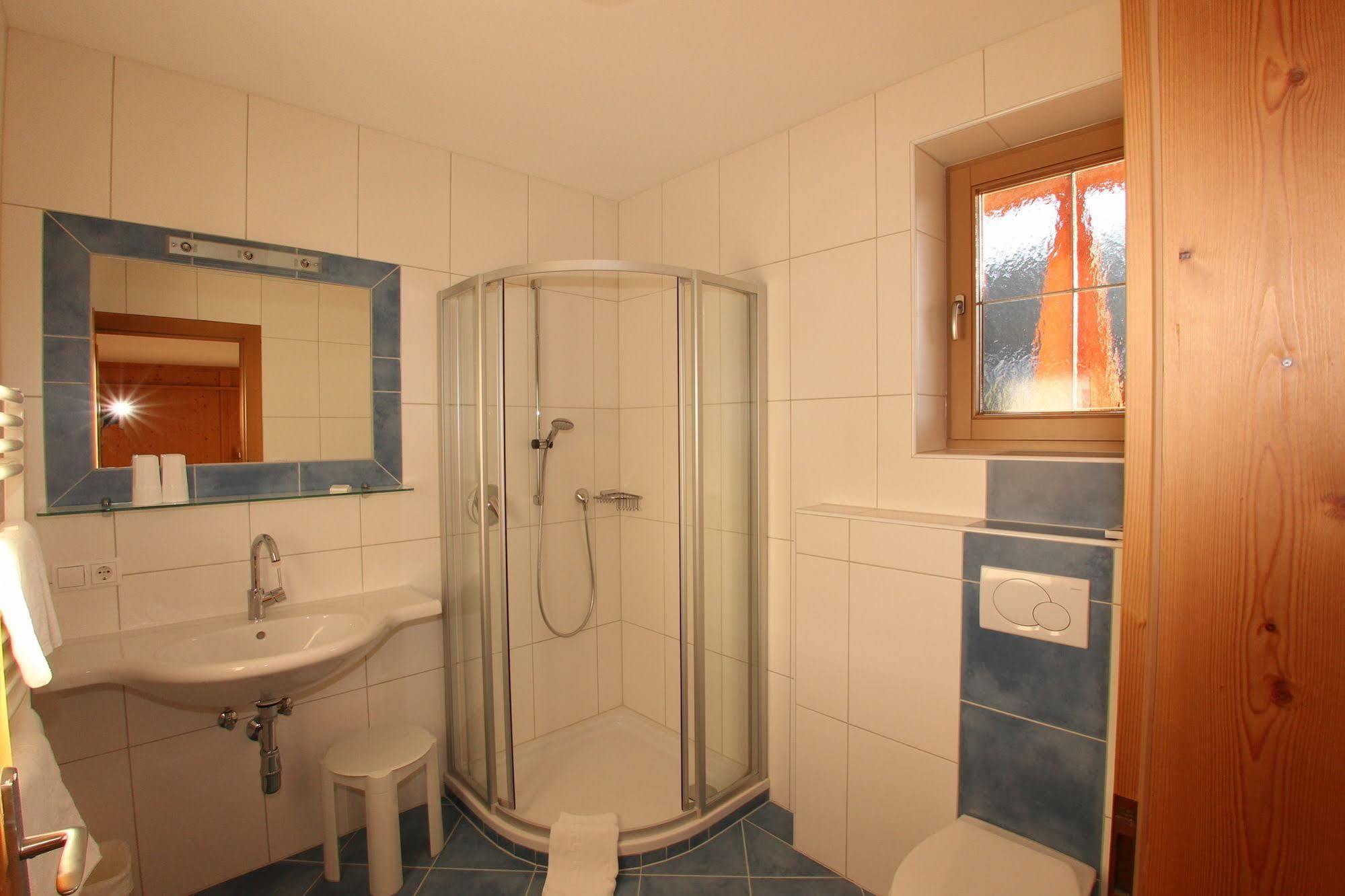 Das Gaestehaus Schneider Am Dorfplatz Alpbach Eksteriør bilde