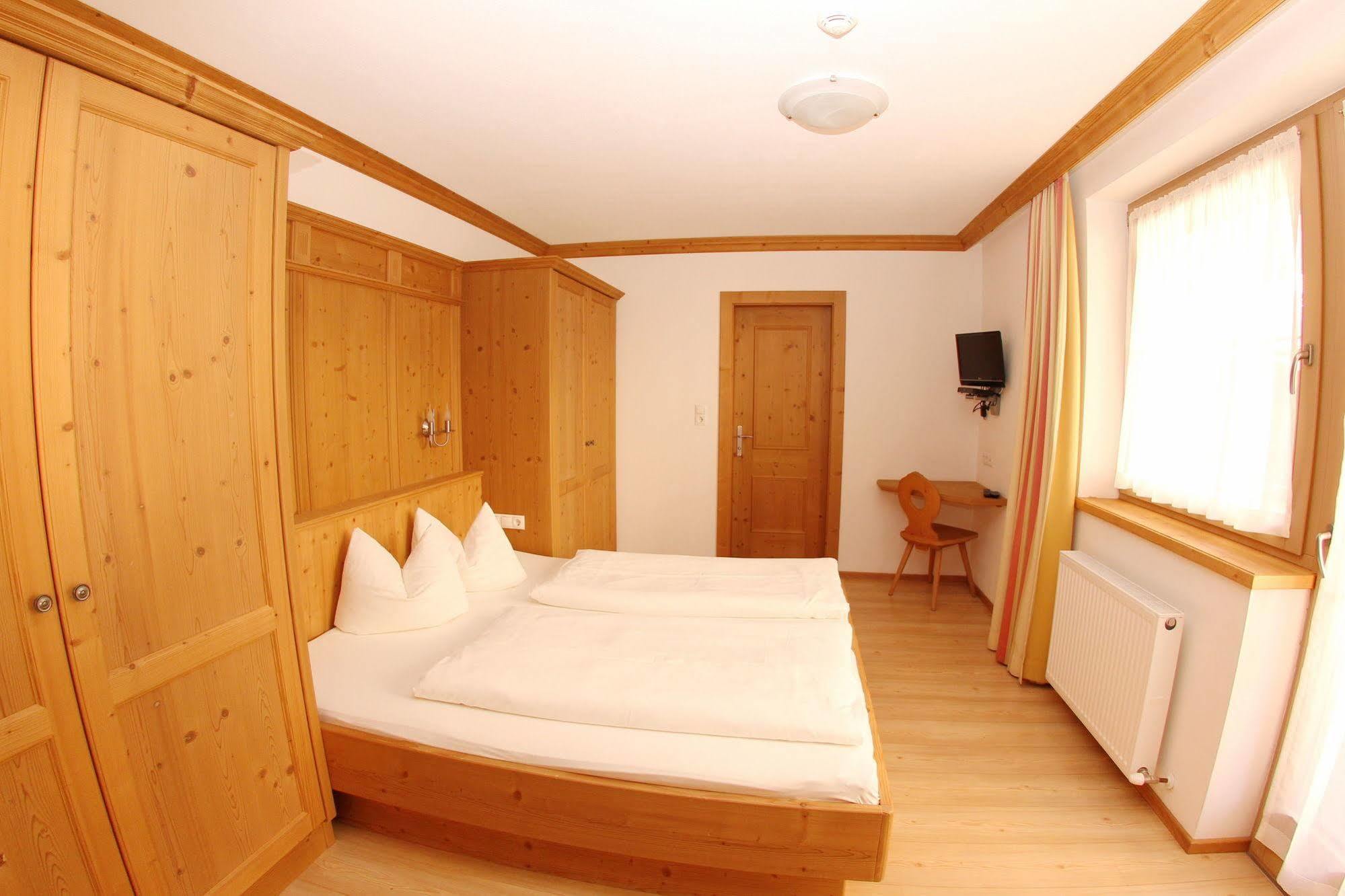 Das Gaestehaus Schneider Am Dorfplatz Alpbach Eksteriør bilde